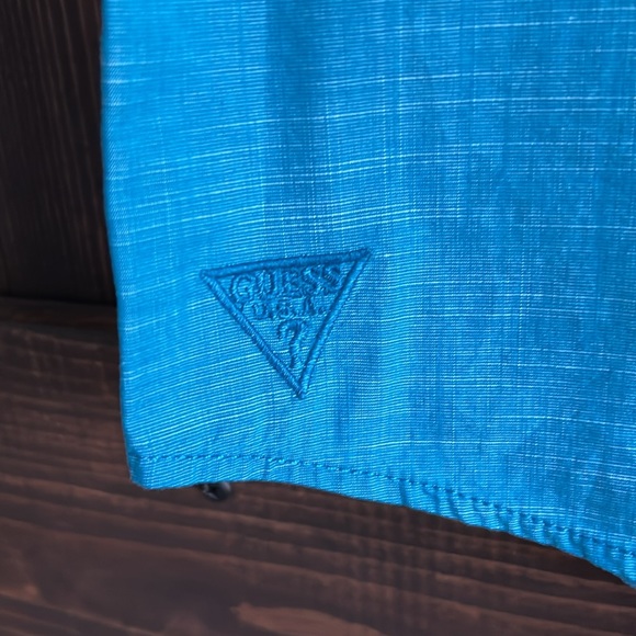 Guess, short sleeve button-down L - Picture 3 of 5